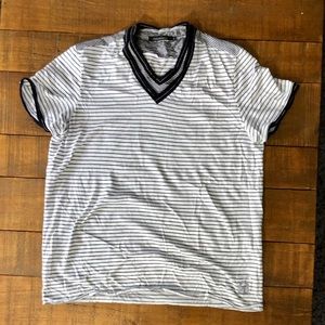 Full Circle V-Neck T-shirt